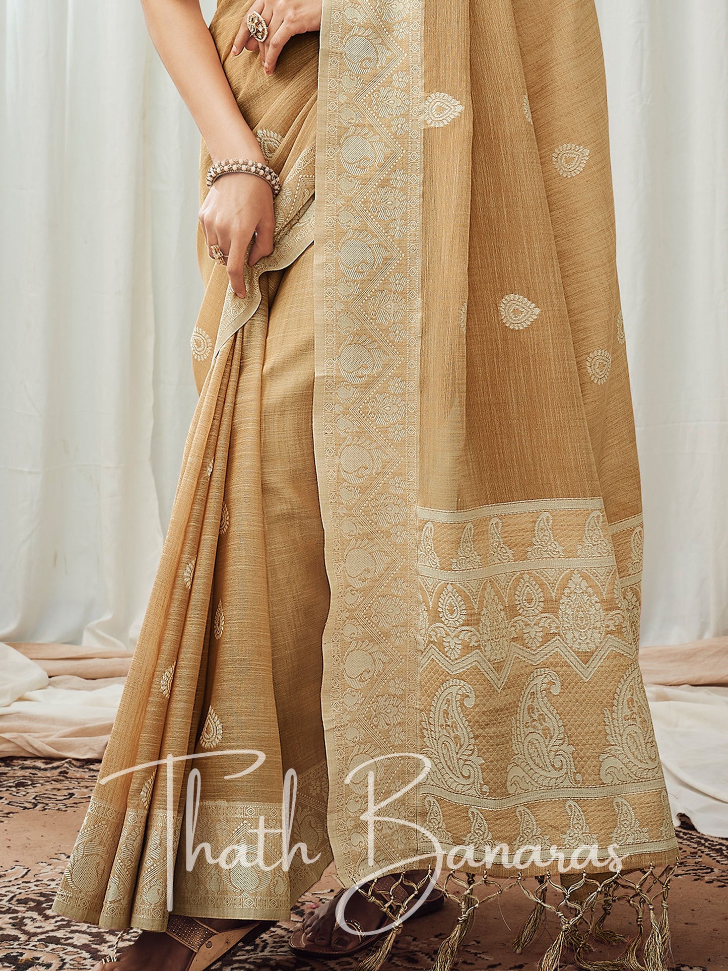 Ochre brown soft luckhnowi rich pallu linen saree.