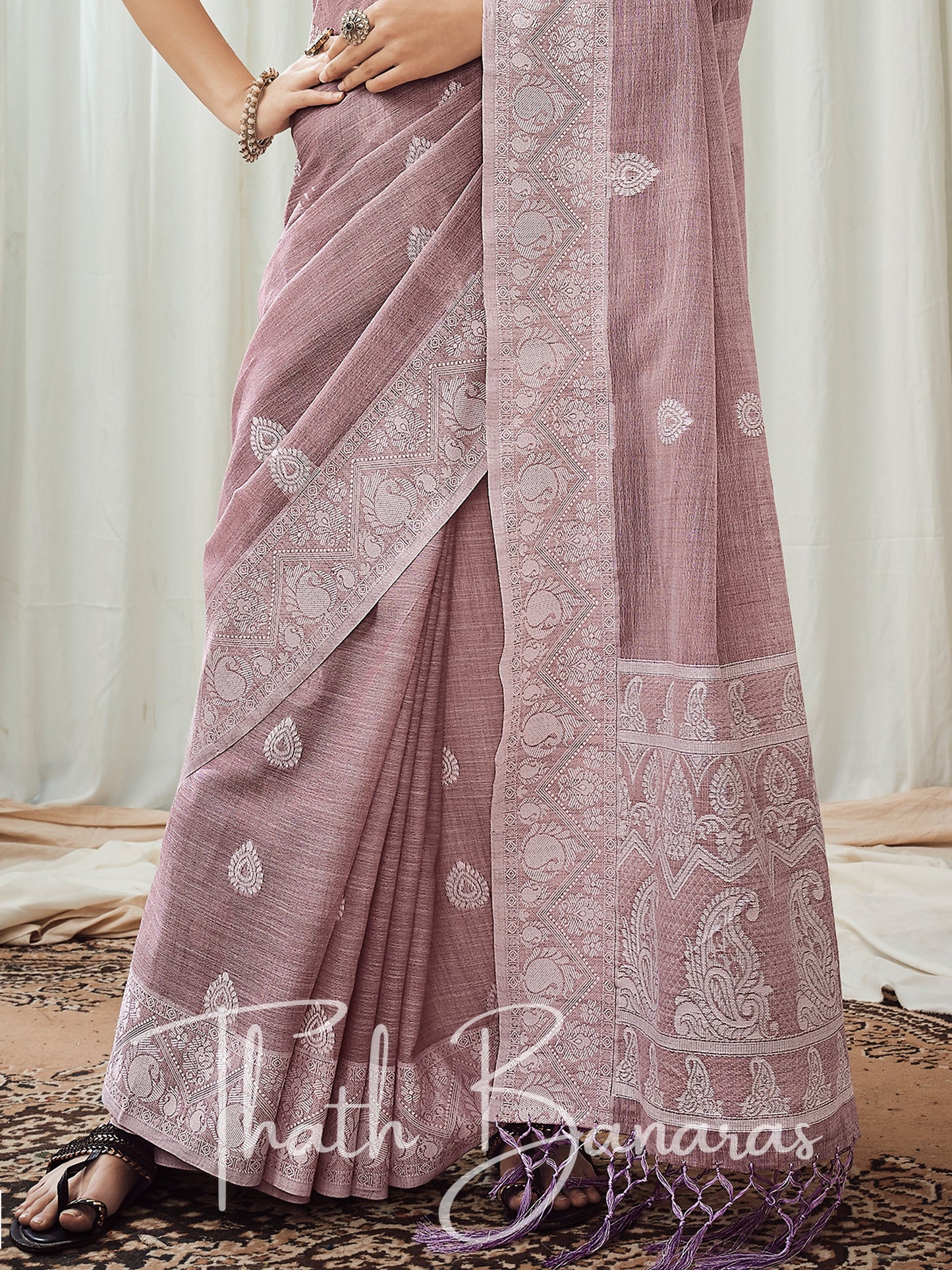 Lavender pink soft luckhnowi rich pallu linen saree.