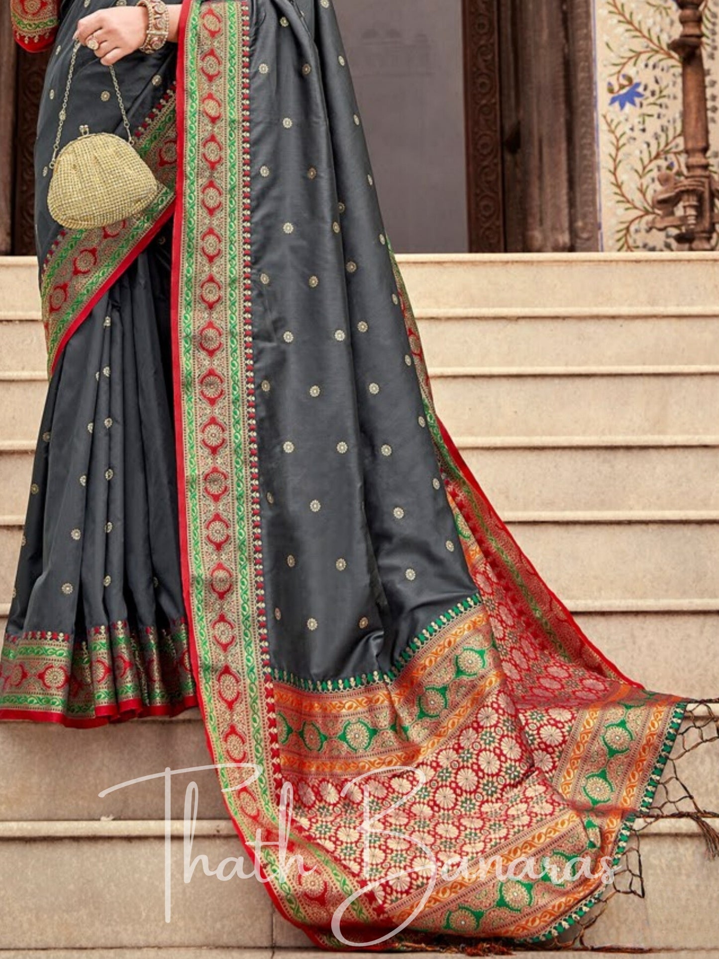 Grey Soft silk weaving Saree with Beautiful Designer border & Pallu