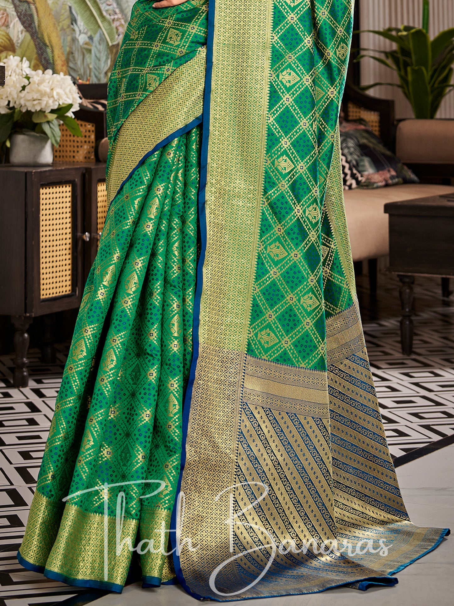 Emerald Green Handloom Patola Soft Silk Ceremonial Classic Saree