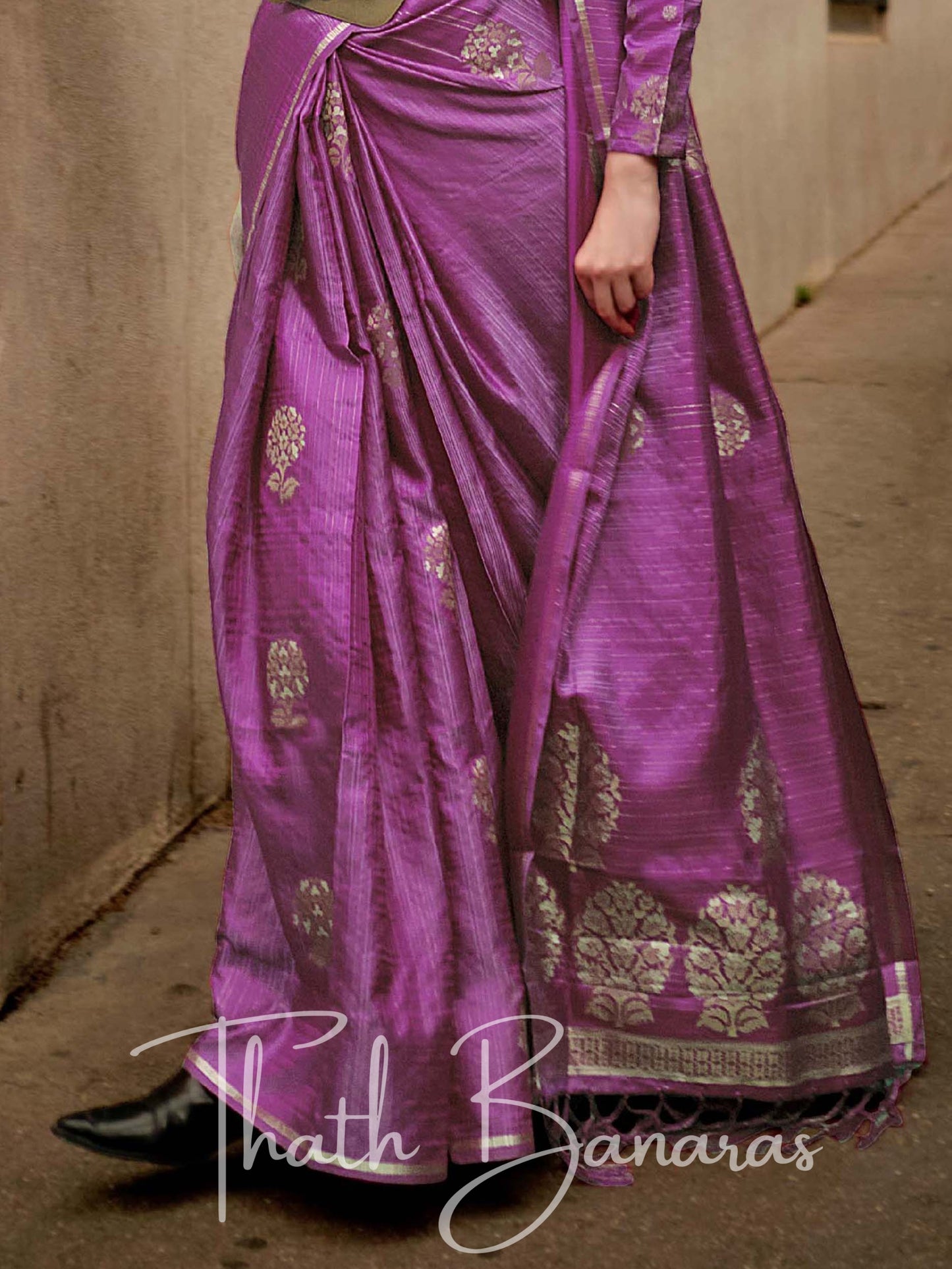 Neon Purple Satin Zari Lining Handloom Weaving Saree