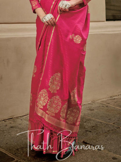 Dingy Dungeon Pink Satin Zari Lining Handloom Weaving Saree