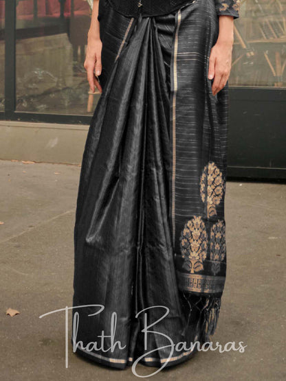 Night Black Satin Zari Lining Handloom Weaving Saree