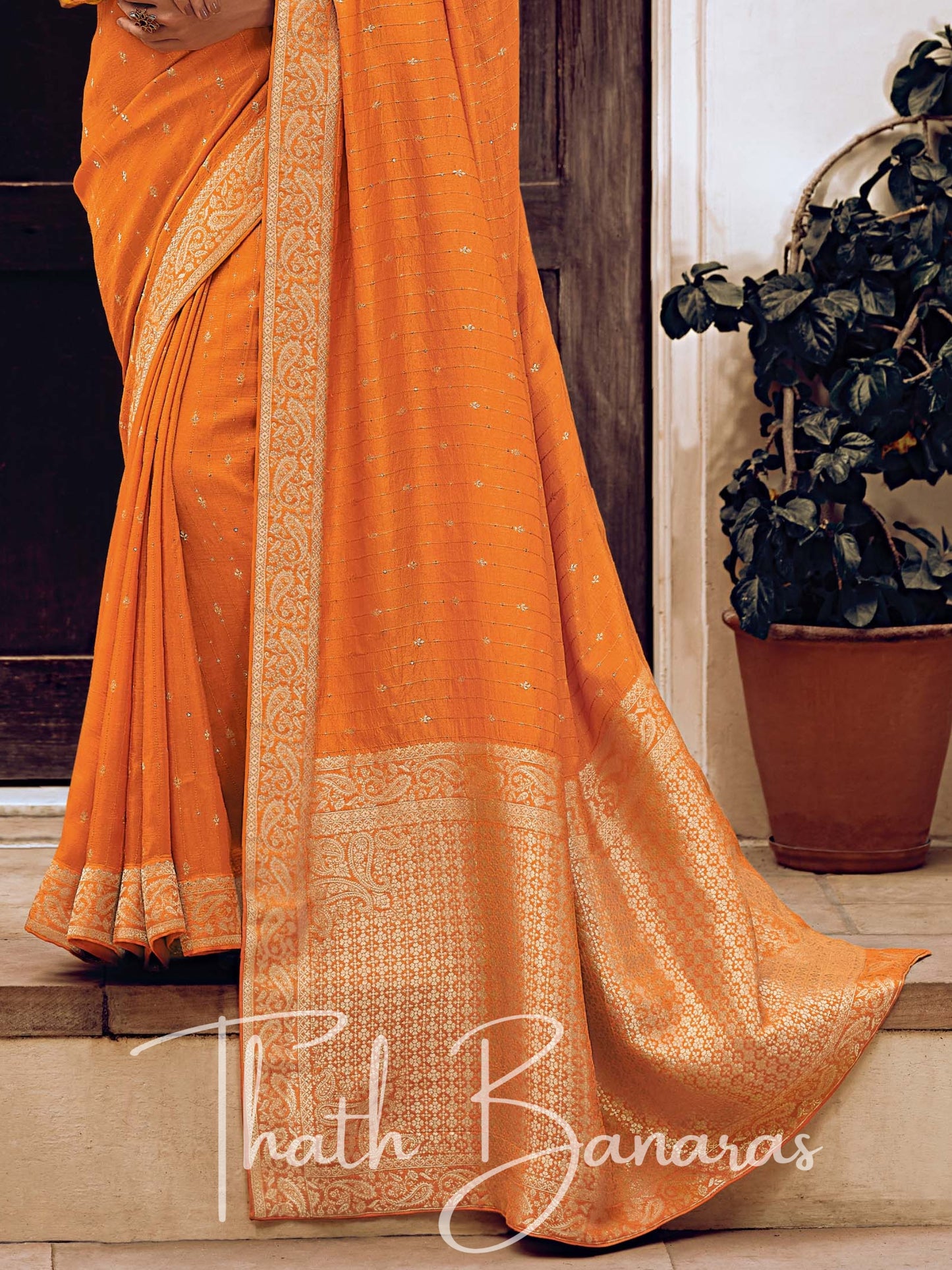 Mustard Yellow Viscose Woven Saree With Digitally Printed Viscosey Blouse